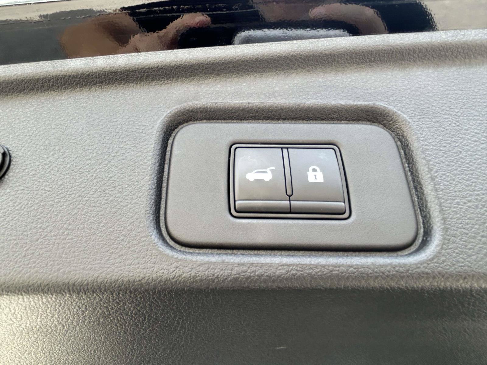 Used 2024 Nissan Pathfinder SL AWD/4WD image 19