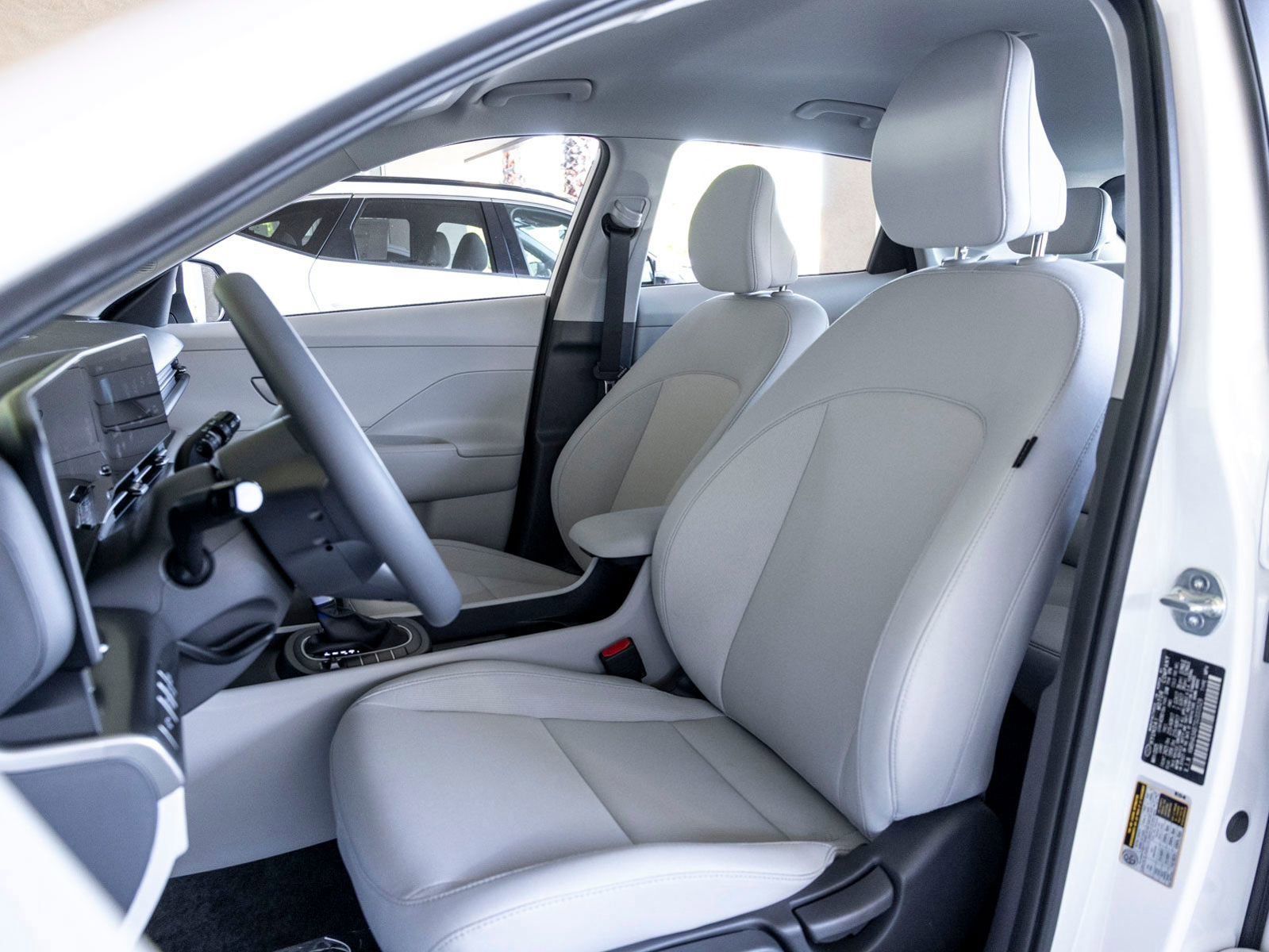 New 2025 Hyundai Kona SE image 15