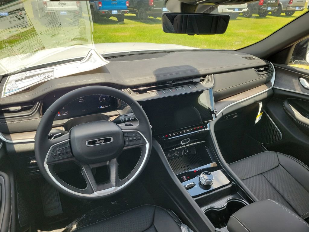 New 2026 Jeep Grand Cherokee L Limited AWD/4WD image 12