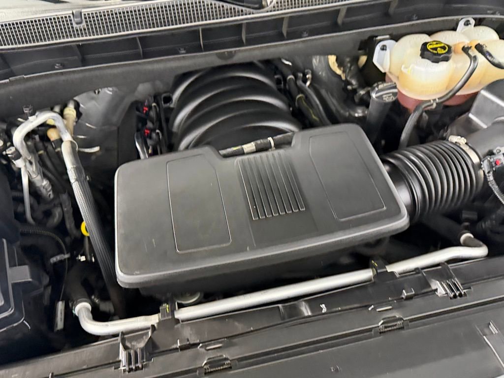 Used 2025 Chevrolet Suburban RST RWD image 34