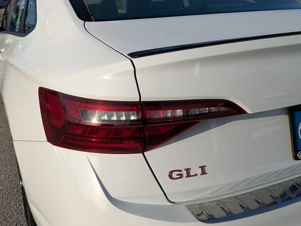 Certified 2022 Volkswagen Jetta GLI Autobahn w/ GLI Black Package FWD image 8