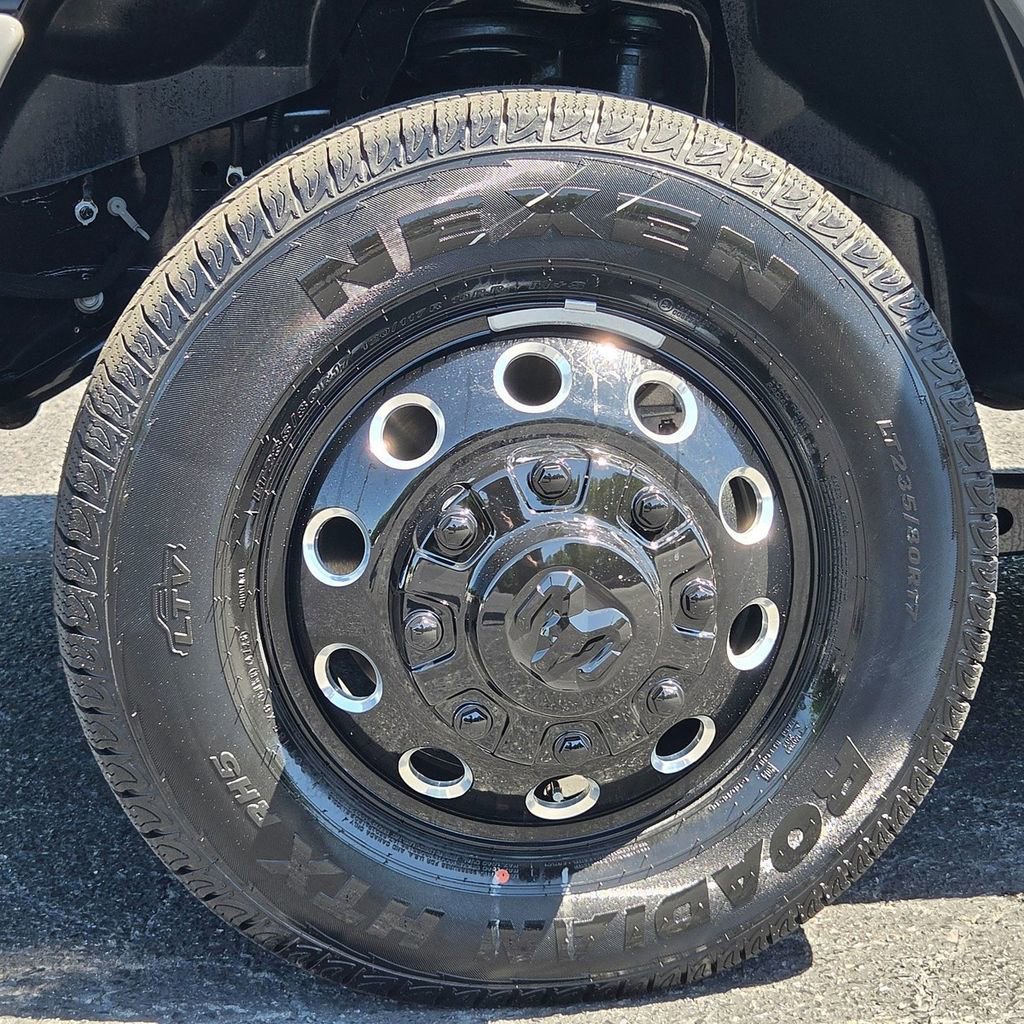 New 2026 RAM 3500 Laramie AWD/4WD image 4