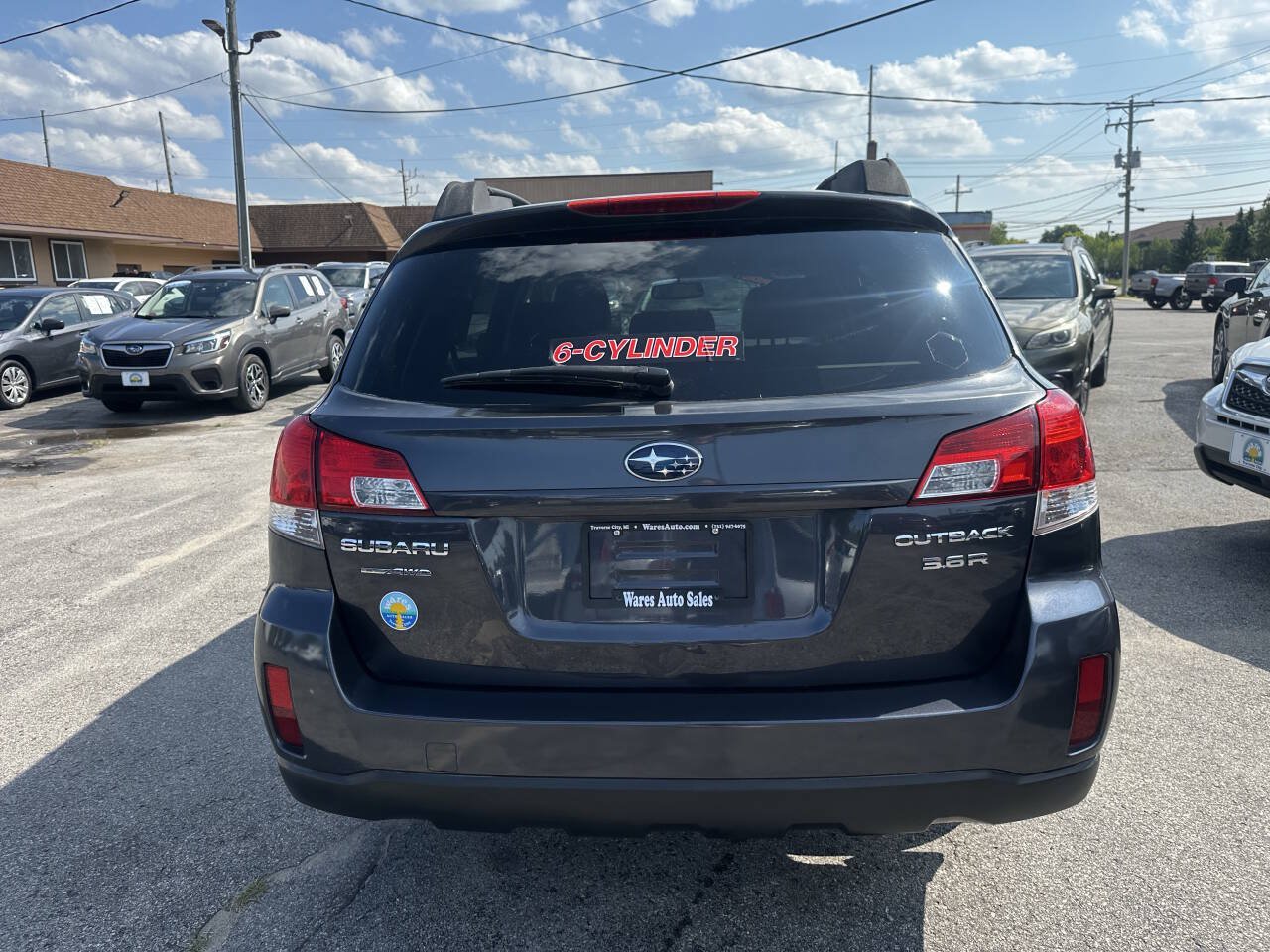 Used 2010 Subaru Outback 3.6R Limited AWD/4WD image 8