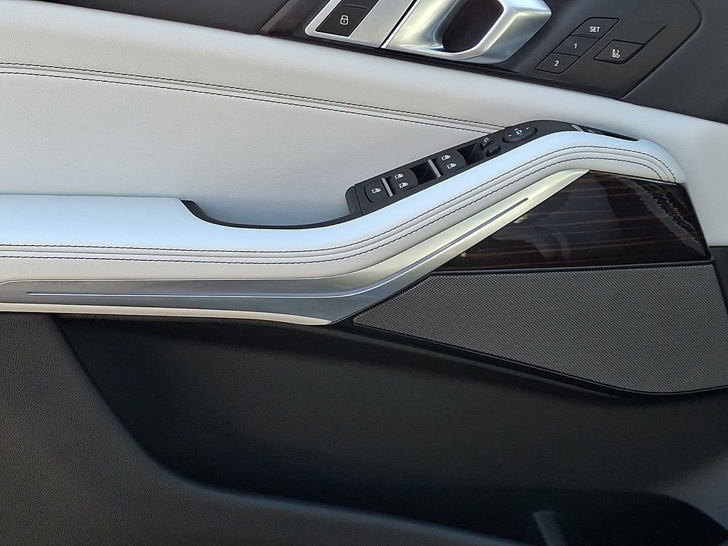 Used 2026 BMW X5 xDrive40i w/ M Sport Package image 13