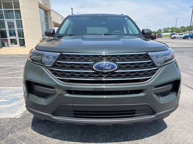 Certified 2024 Ford Explorer XLT w/ Class IV Trailer Tow Package AWD/4WD image 2