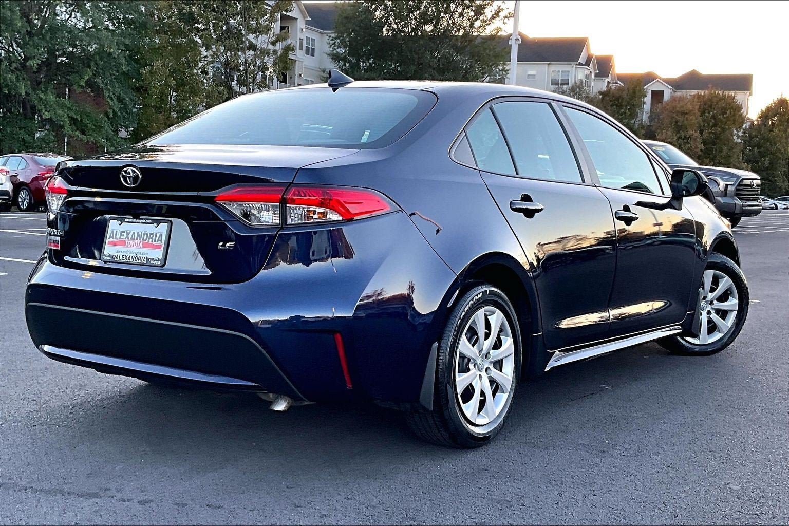 Used 2022 Toyota Corolla LE FWD image 12