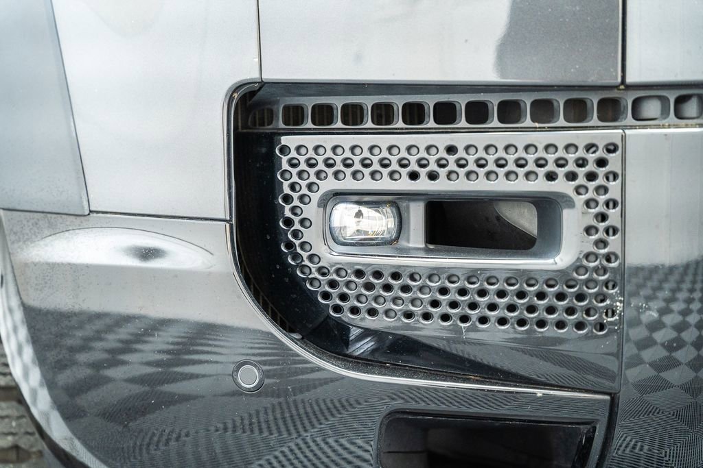 Used 2022 Land Rover Defender 110 X-Dynamic HSE AWD/4WD image 14