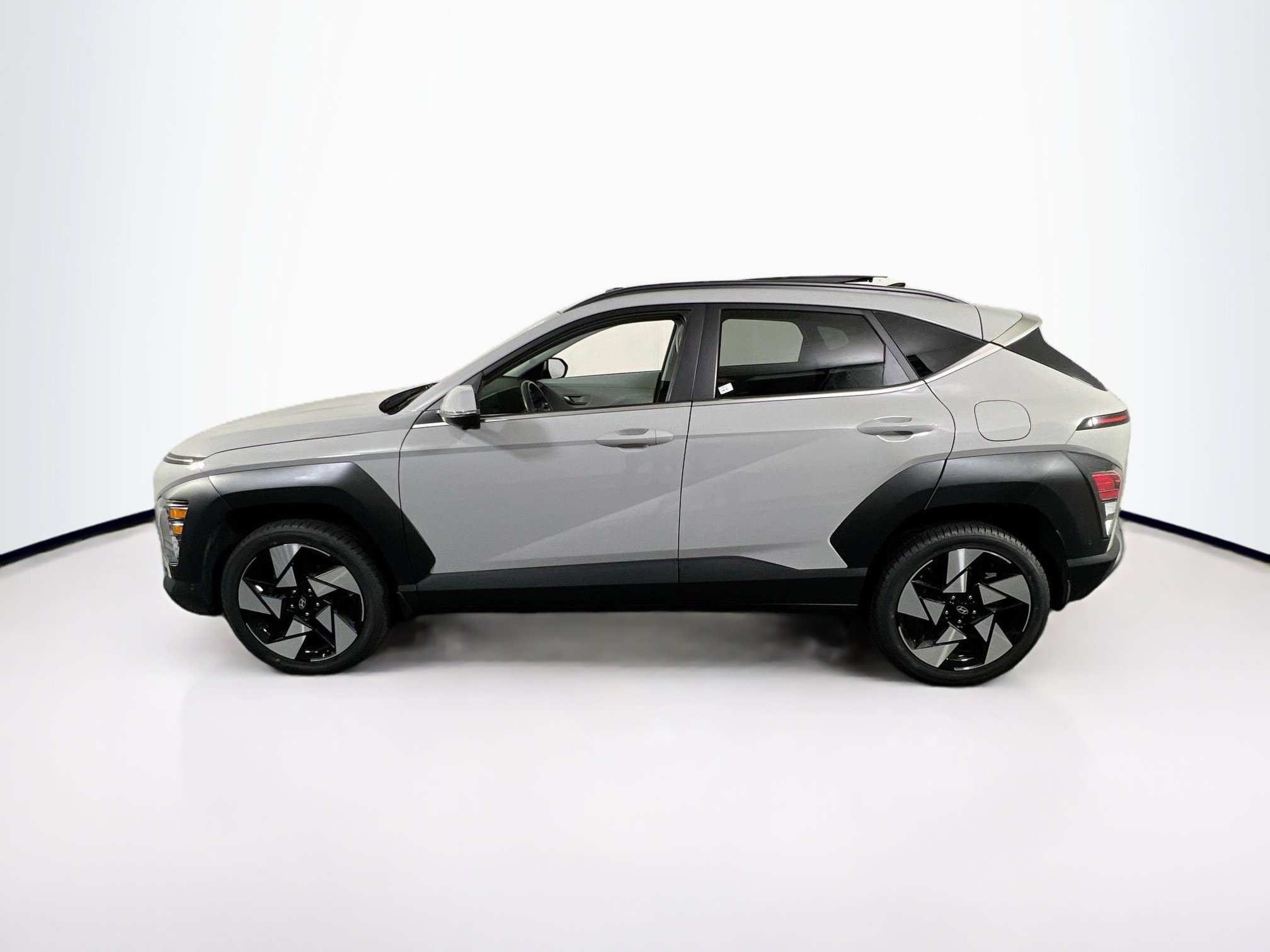 Used 2024 Hyundai Kona Limited image 8