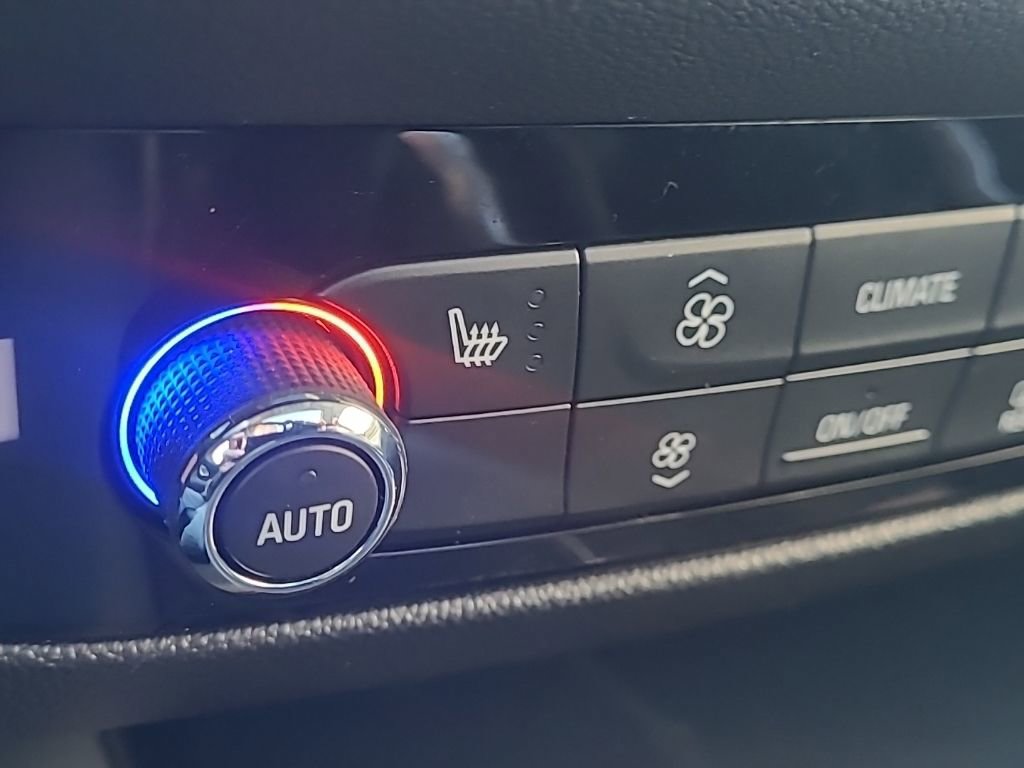 Used 2021 Buick Enclave Essence w/ Sound and Sites Package image 29