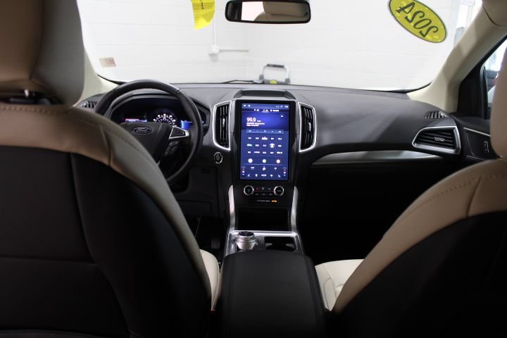 Used 2024 Ford Edge SEL w/ Cargo Accessory Package AWD/4WD image 30