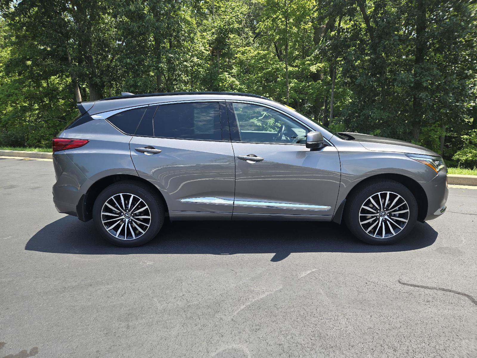 Used 2025 Acura RDX w/ Advance Package AWD/4WD image 2