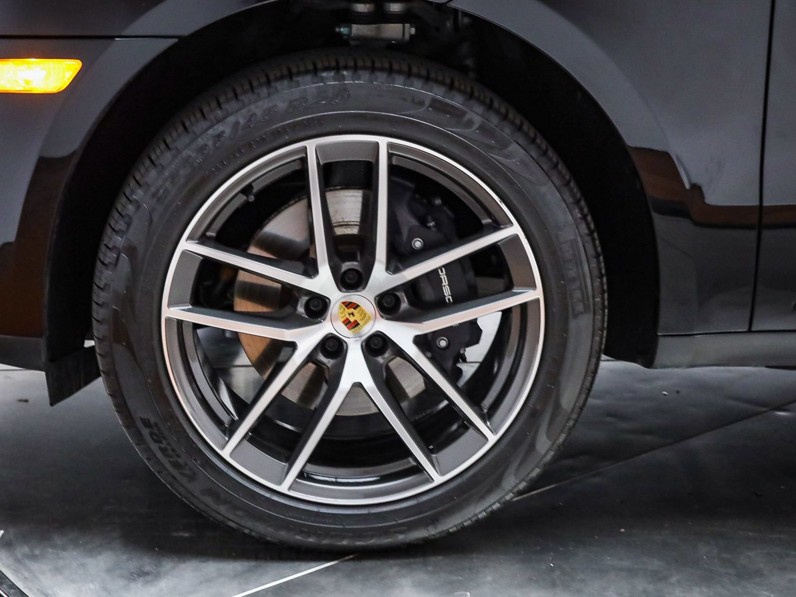 Certified 2026 Porsche Macan AWD/4WD image 10