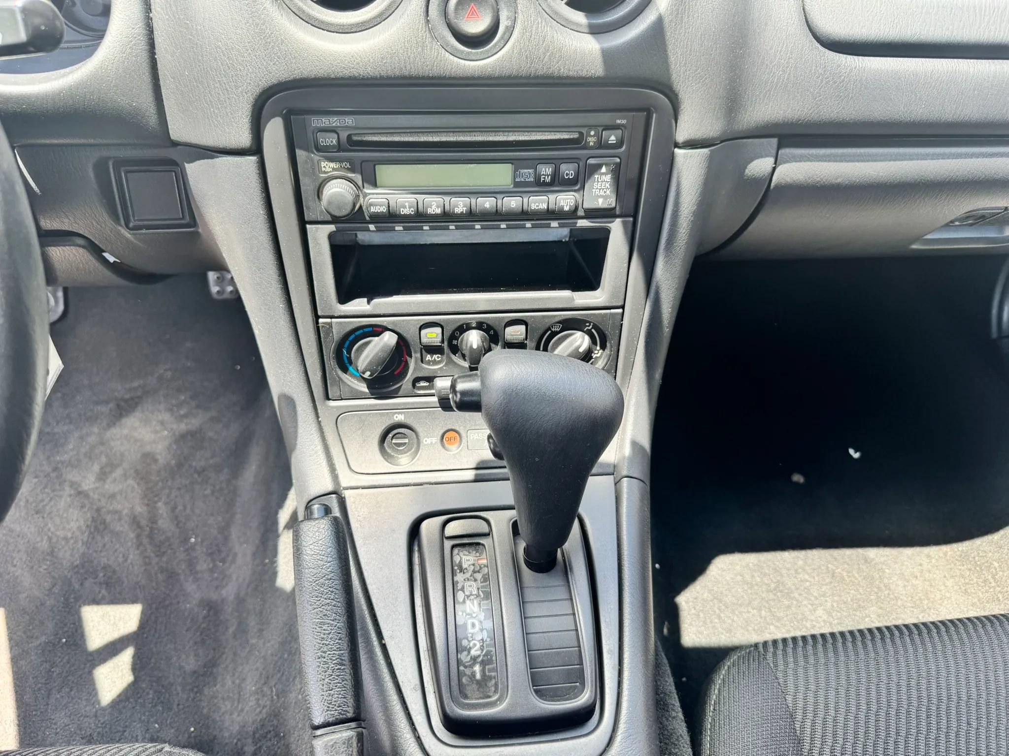 Used 1999 MAZDA MX-5 Miata RWD image 24