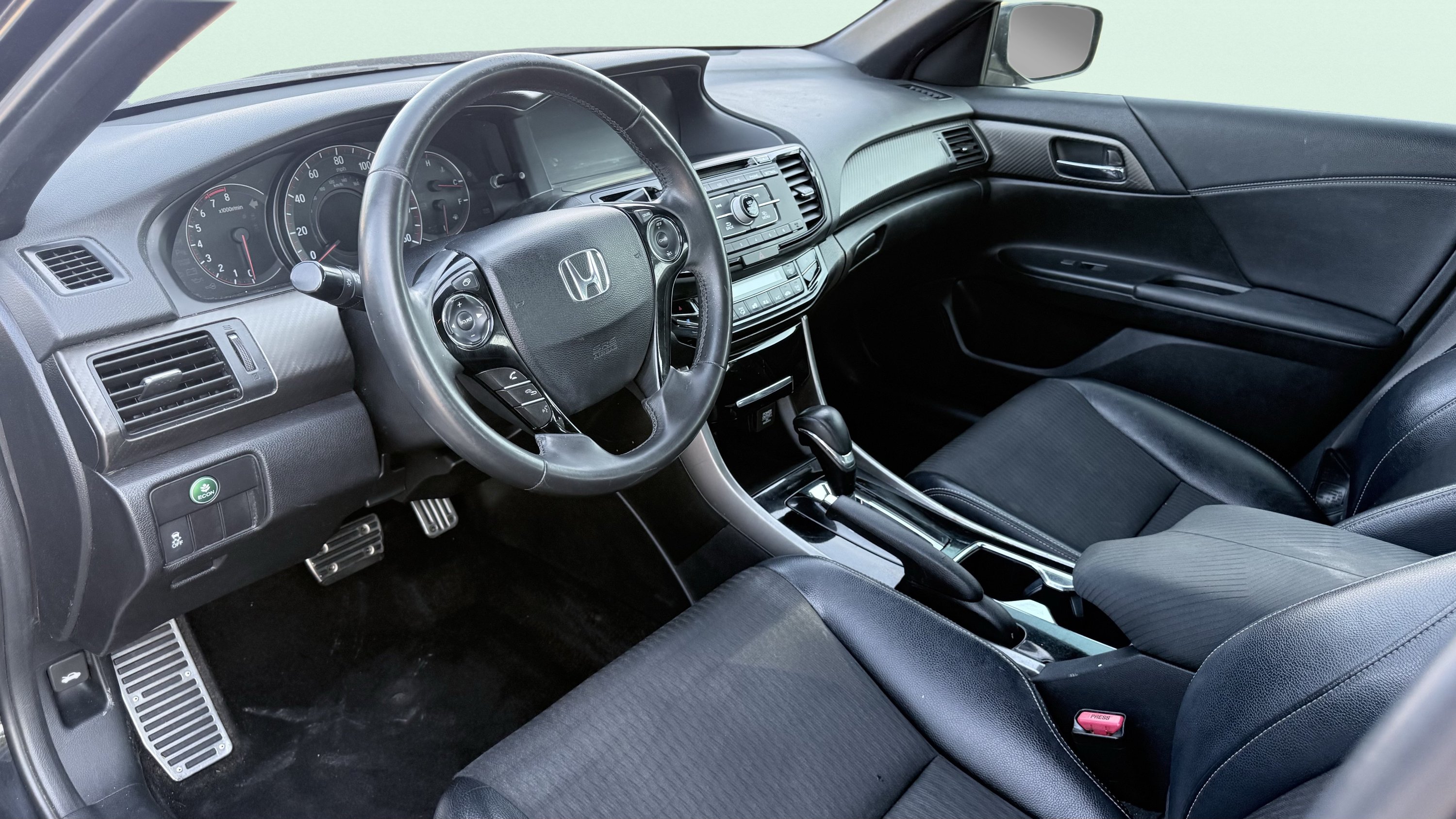 Used 2017 Honda Accord Sport image 22