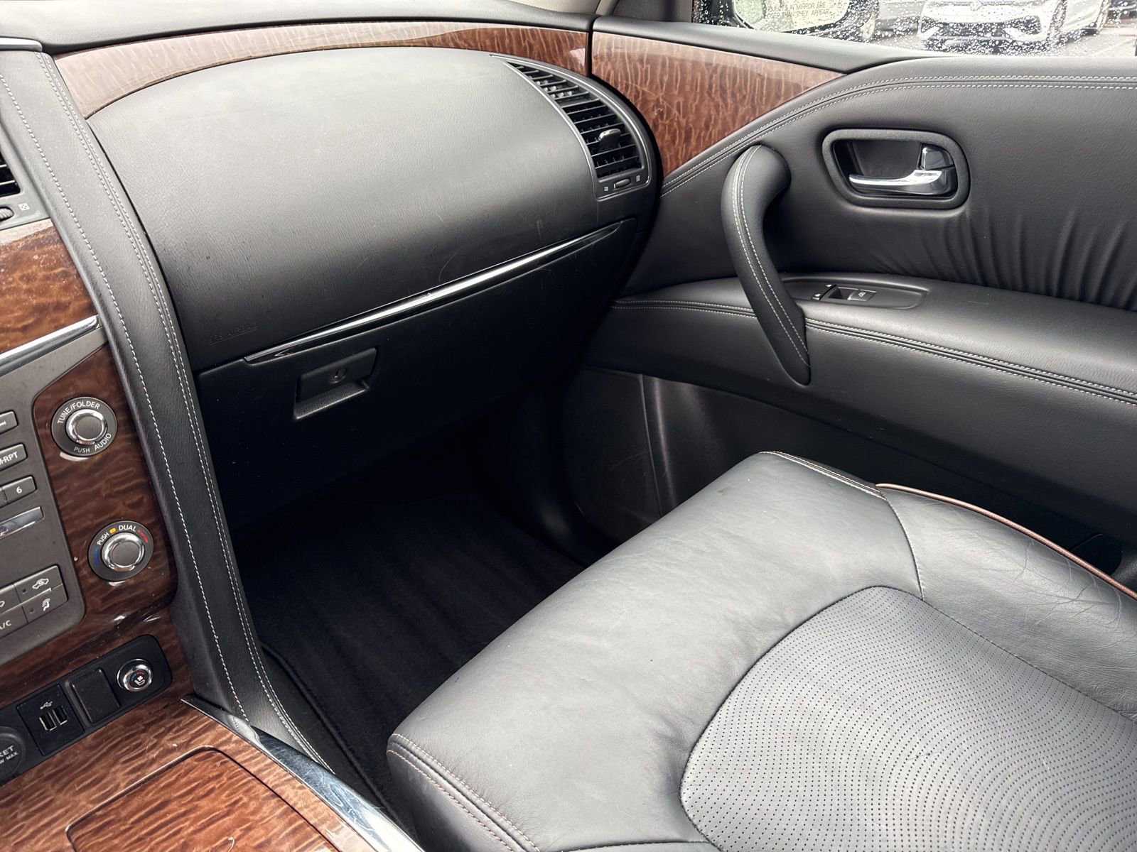 Used 2019 Nissan Armada Platinum w/ Captain's Chairs Package image 32