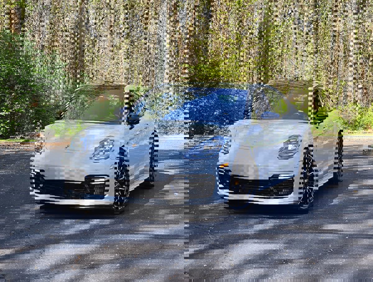 Used 2020 Porsche Panamera 4S image 1