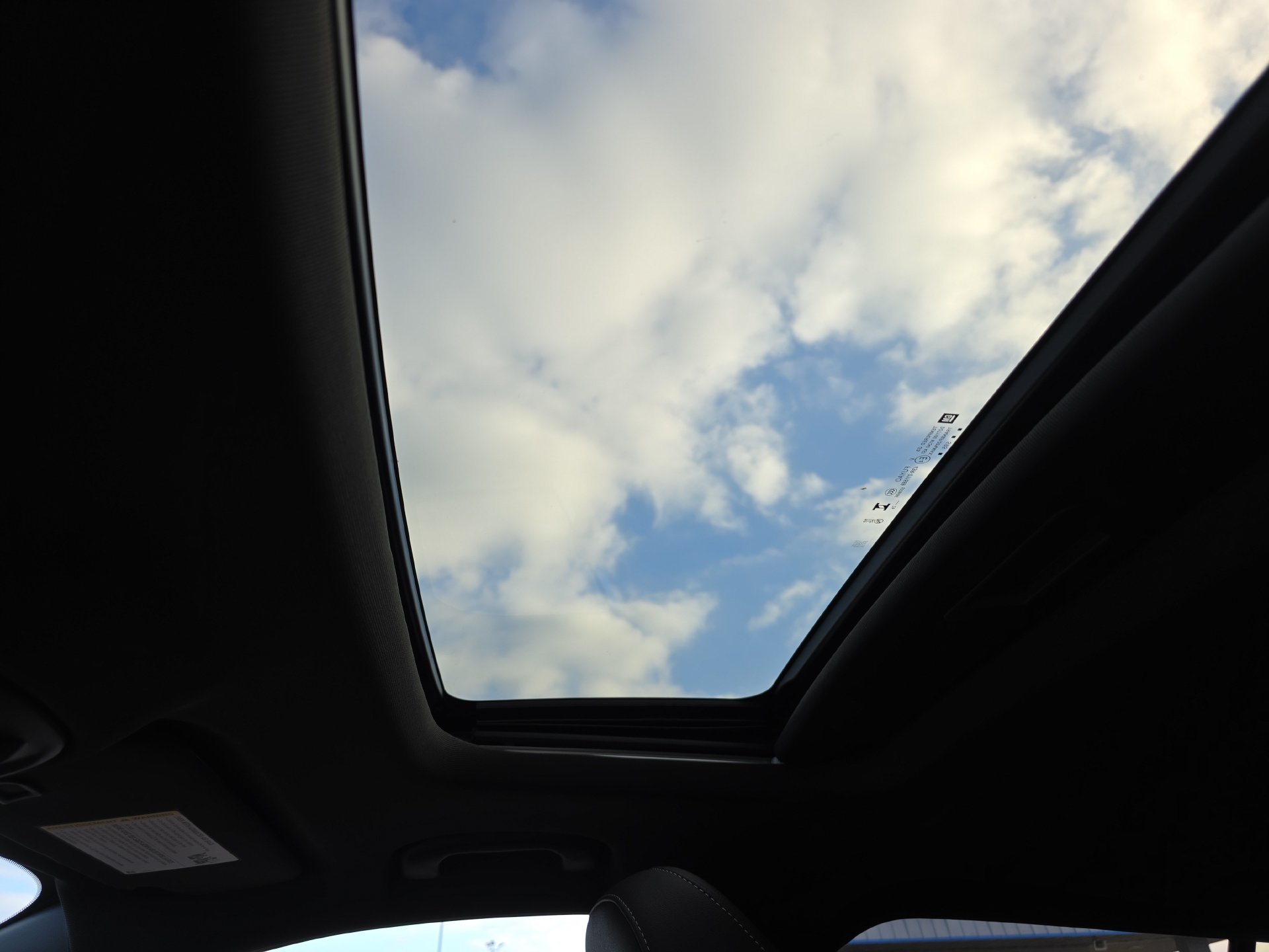 New 2026 Chevrolet Trax RS w/ Sunroof Package FWD image 22