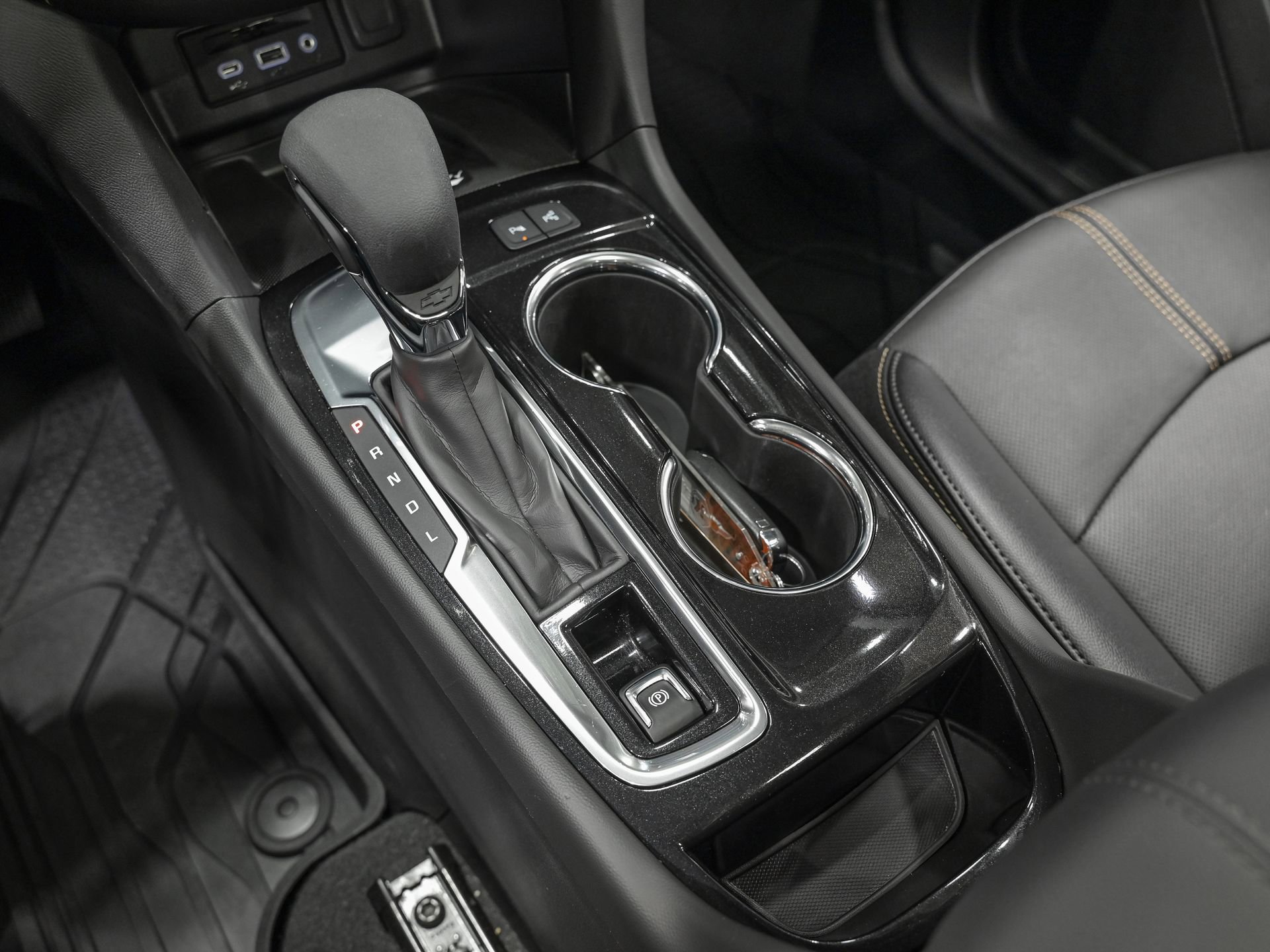 Used 2023 Chevrolet Equinox Premier FWD image 23