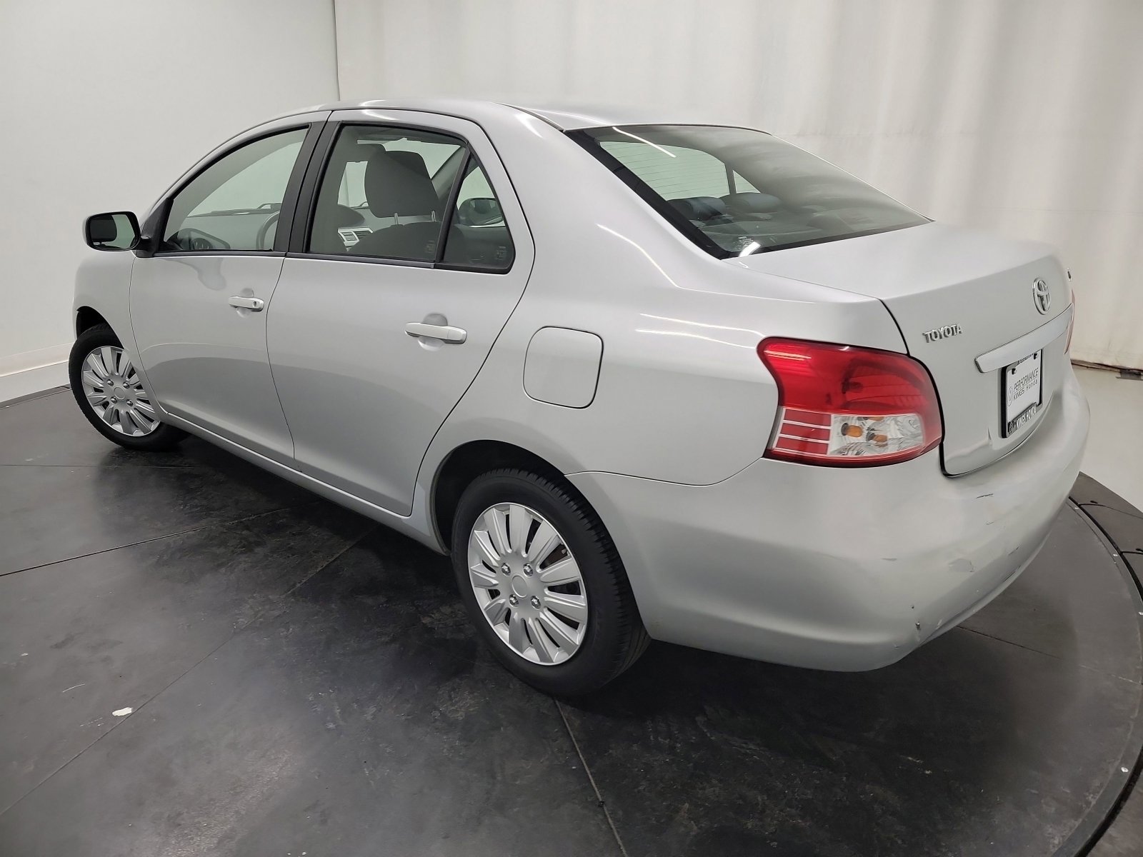 Used 2009 Toyota Yaris Sedan image 6