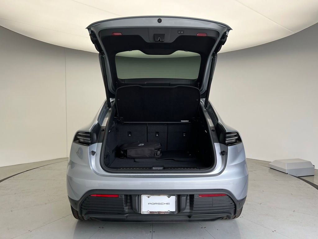 New 2025 Porsche Macan Electric image 20