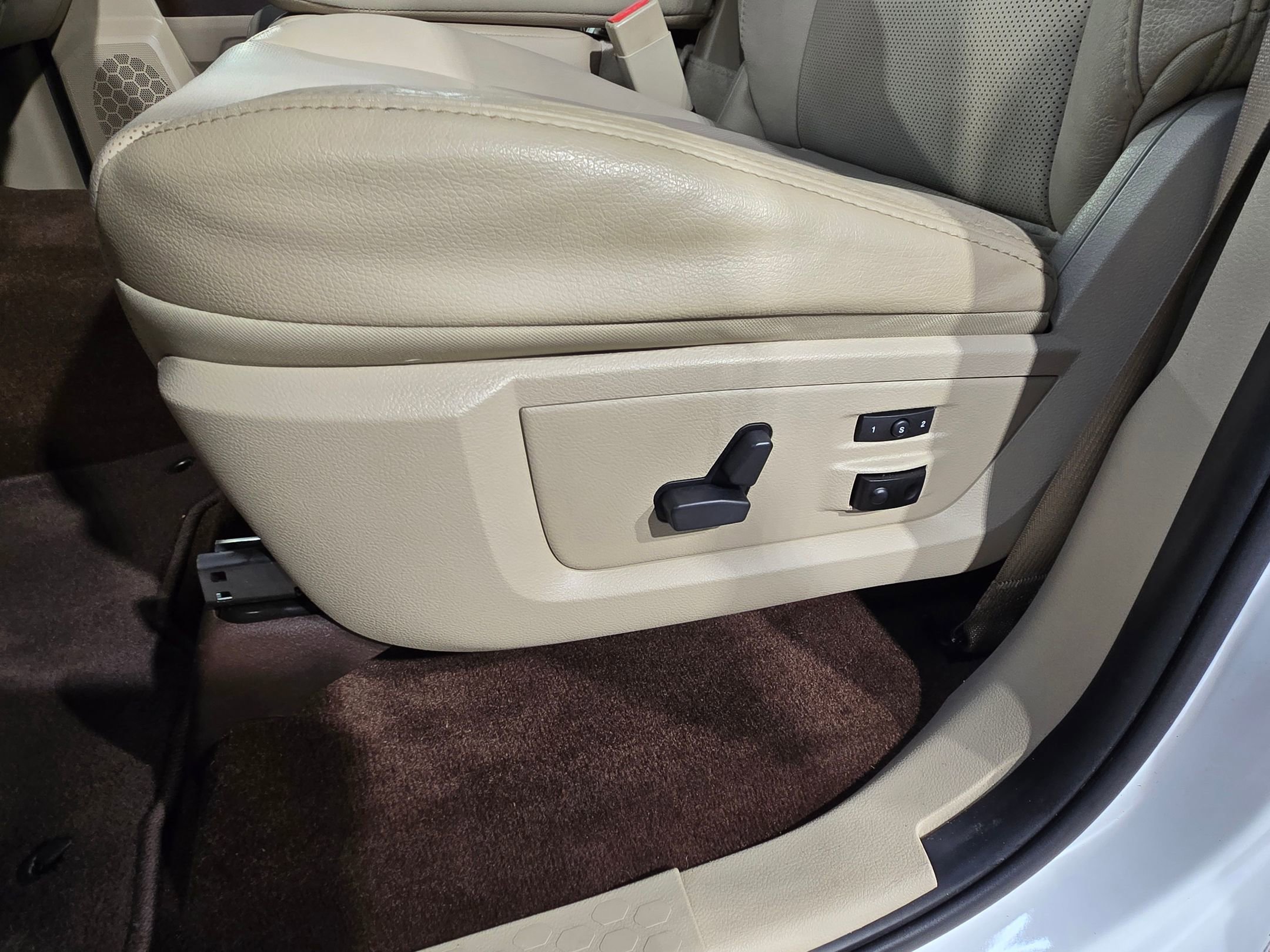 Used 2017 RAM 1500 Laramie image 25