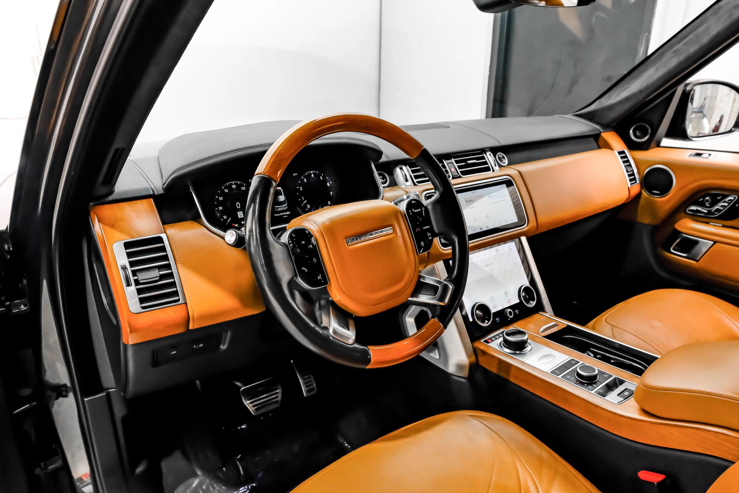 Used 2019 Land Rover Range Rover Long Wheelbase Autobiography AWD/4WD image 20