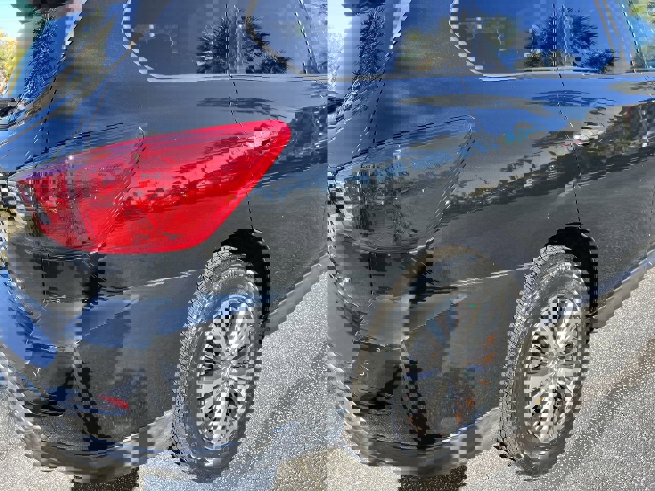 Used 2020 Nissan Pathfinder SV image 10