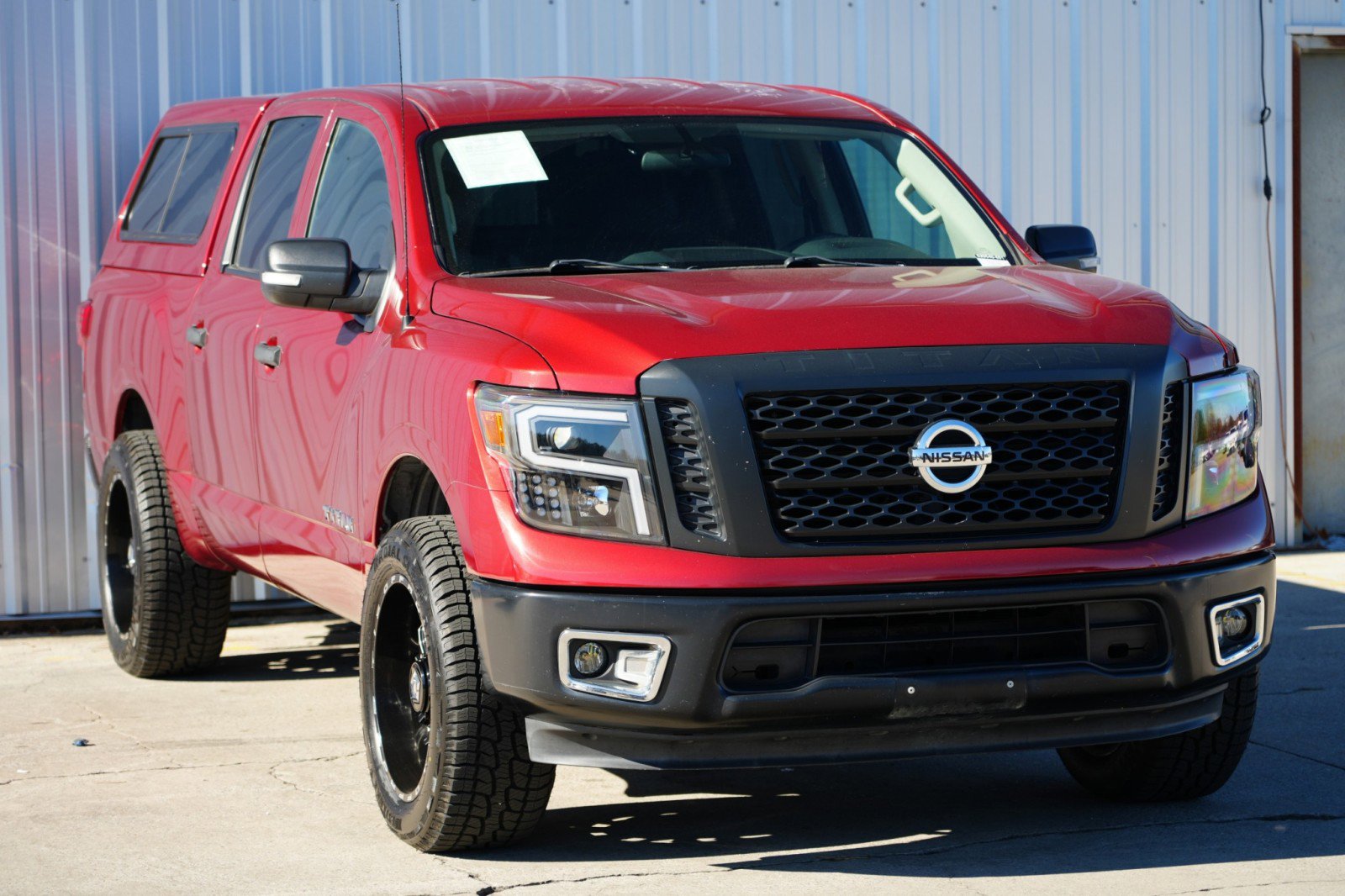 Used 2017 Nissan Titan S image 43