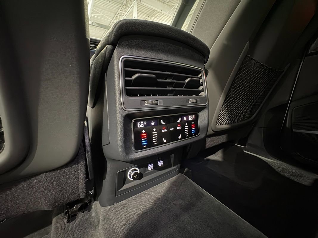 Used 2019 Audi Q8 Premium Plus w/ Premium Plus image 44