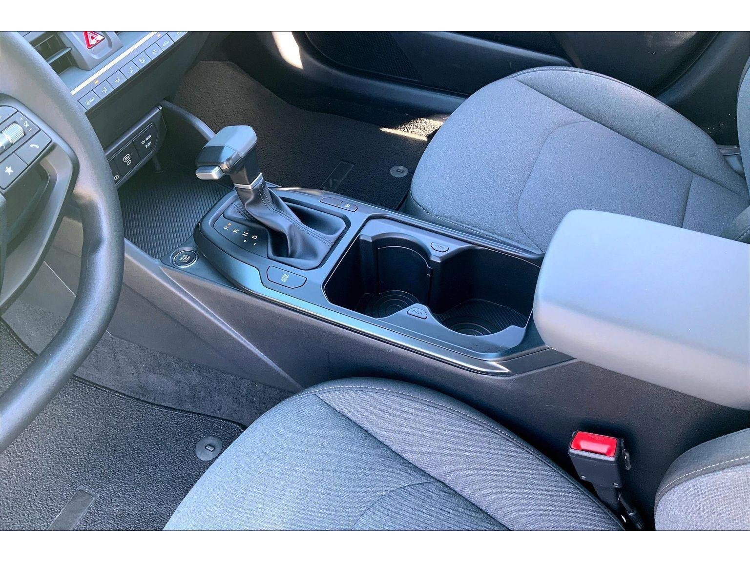 Used 2025 Kia K4 LX image 16