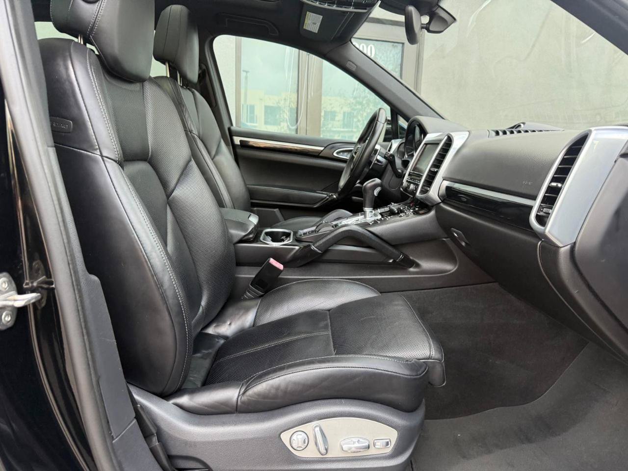 Used 2016 Porsche Cayenne S AWD/4WD image 22