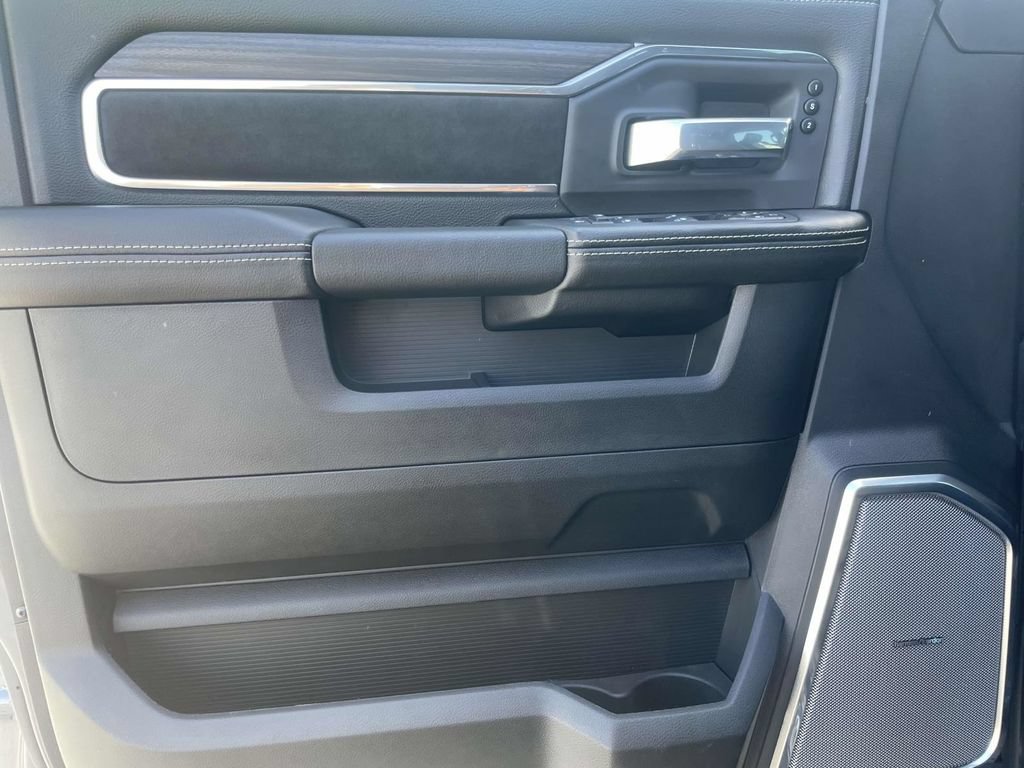 New 2026 RAM 2500 Laramie AWD/4WD image 27