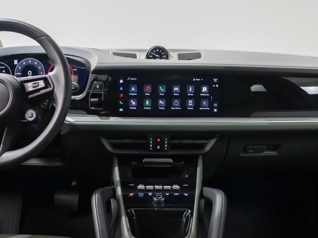 Used 2025 Porsche Cayenne E-Hybrid w/ Premium Package image 21