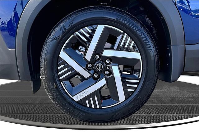 New 2026 Nissan Kicks SV w/ Charging Package FWD image 11