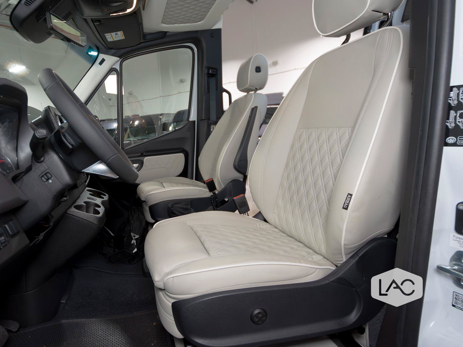 Used 2025 Mercedes-Benz Sprinter 3500 image 23