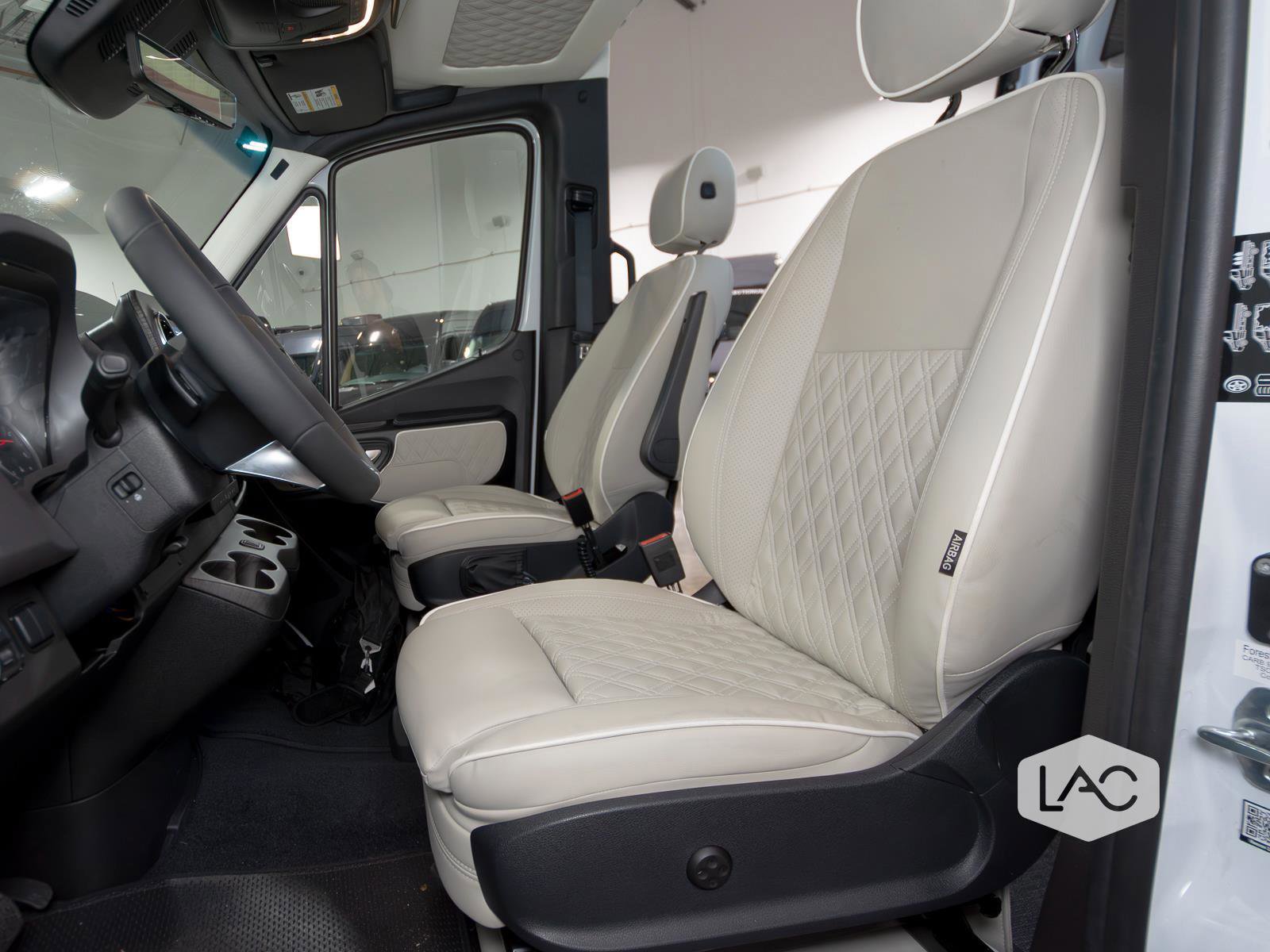 Used 2025 Mercedes-Benz Sprinter 3500 image 23