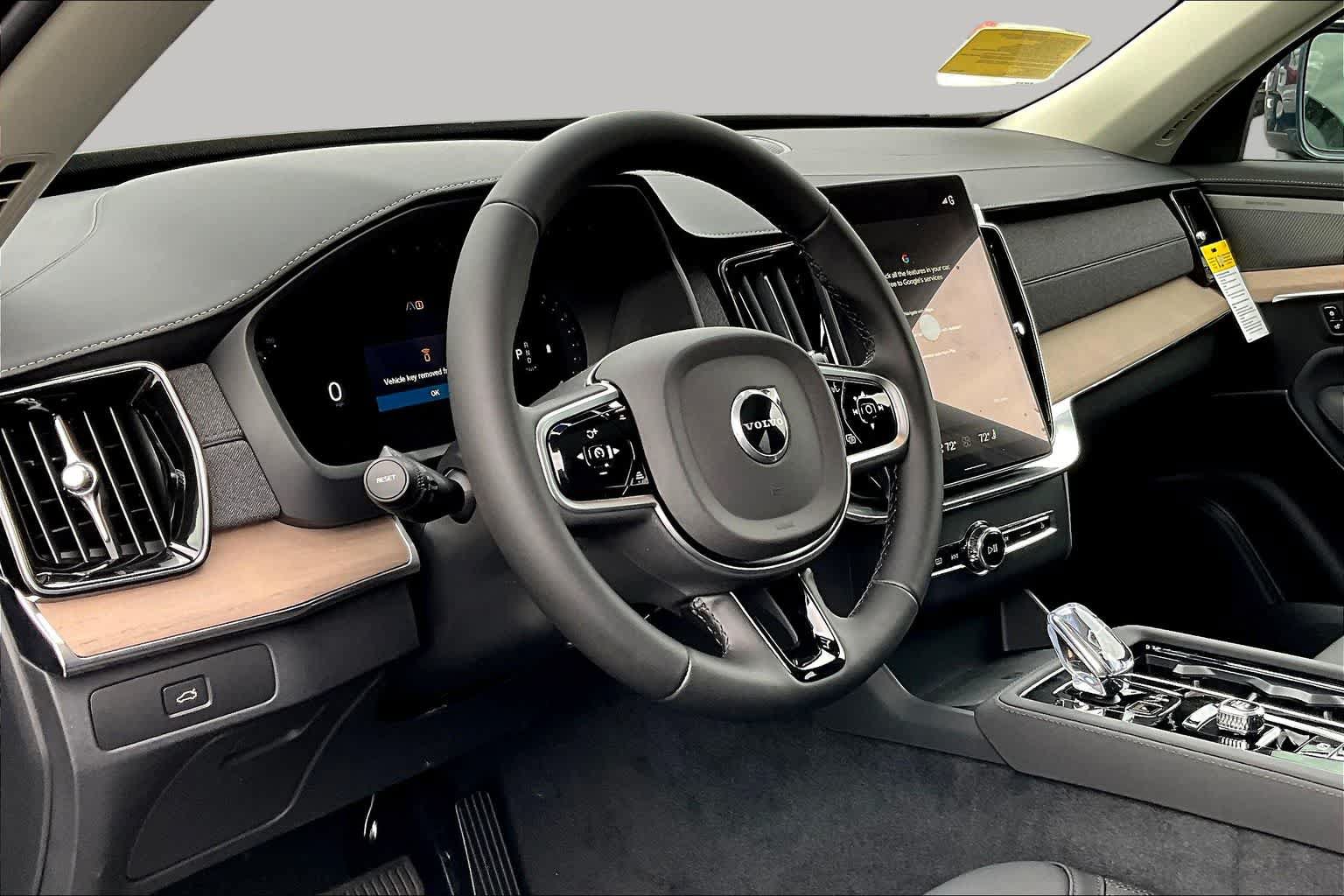New 2026 Volvo XC90 B6 Plus w/ Protection Package Premier AWD/4WD image 9