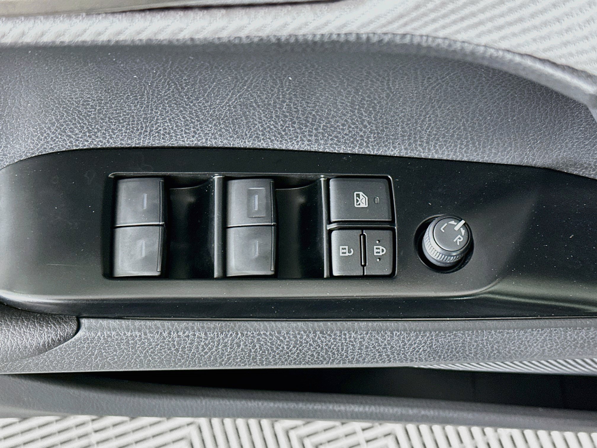 Used 2026 Toyota Camry SE w/ Convenience Package FWD image 15