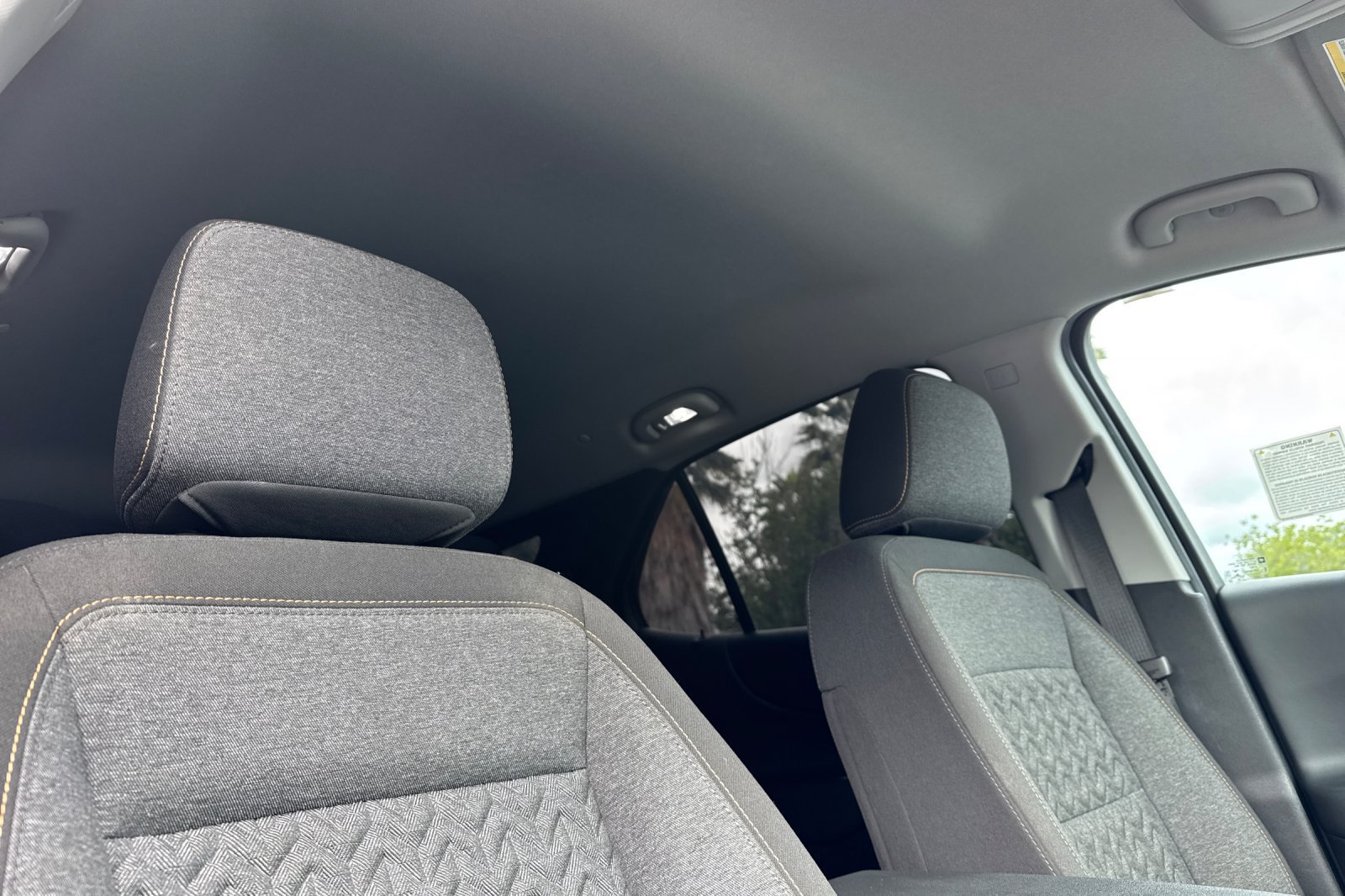 Used 2022 Chevrolet Equinox LT w/ LPO, Floor Liner Package FWD image 16