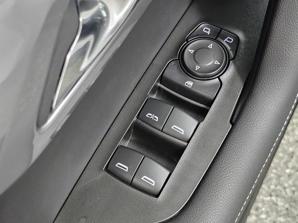 Used 2026 Chevrolet Blazer LT FWD image 29
