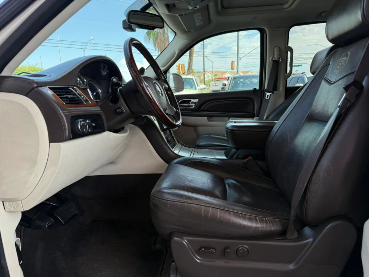 Used 2013 Cadillac Escalade Platinum AWD/4WD image 41