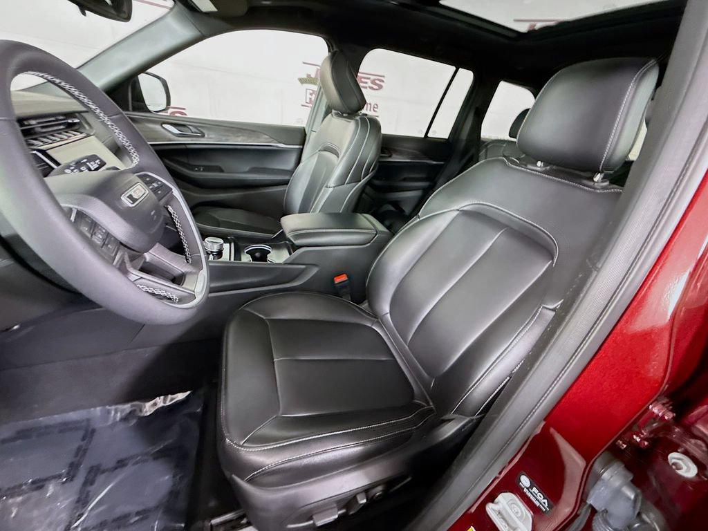 Used 2024 Jeep Grand Cherokee Limited AWD/4WD image 27