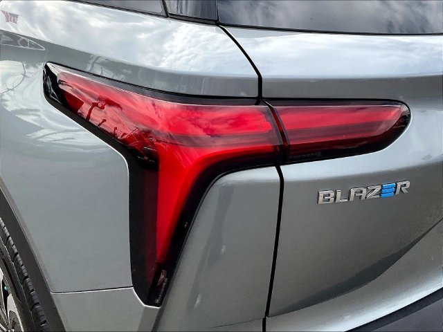 Certified 2024 Chevrolet Blazer EV LT AWD/4WD image 25