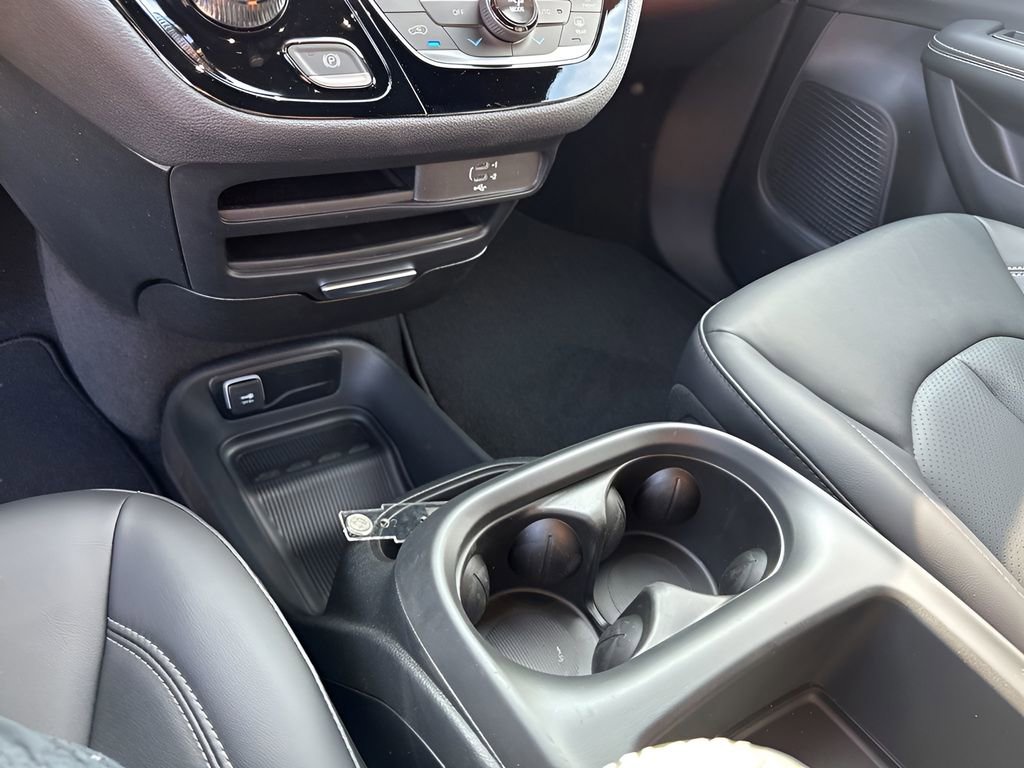 New 2026 Chrysler Pacifica Select FWD image 35