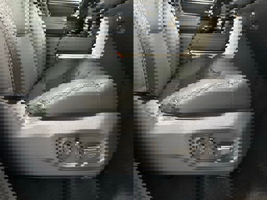 Used 2024 Toyota Tundra Limited image 58