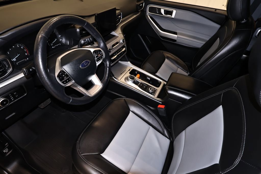 Certified 2023 Ford Explorer XLT w/ Equipment Group 202A image 34