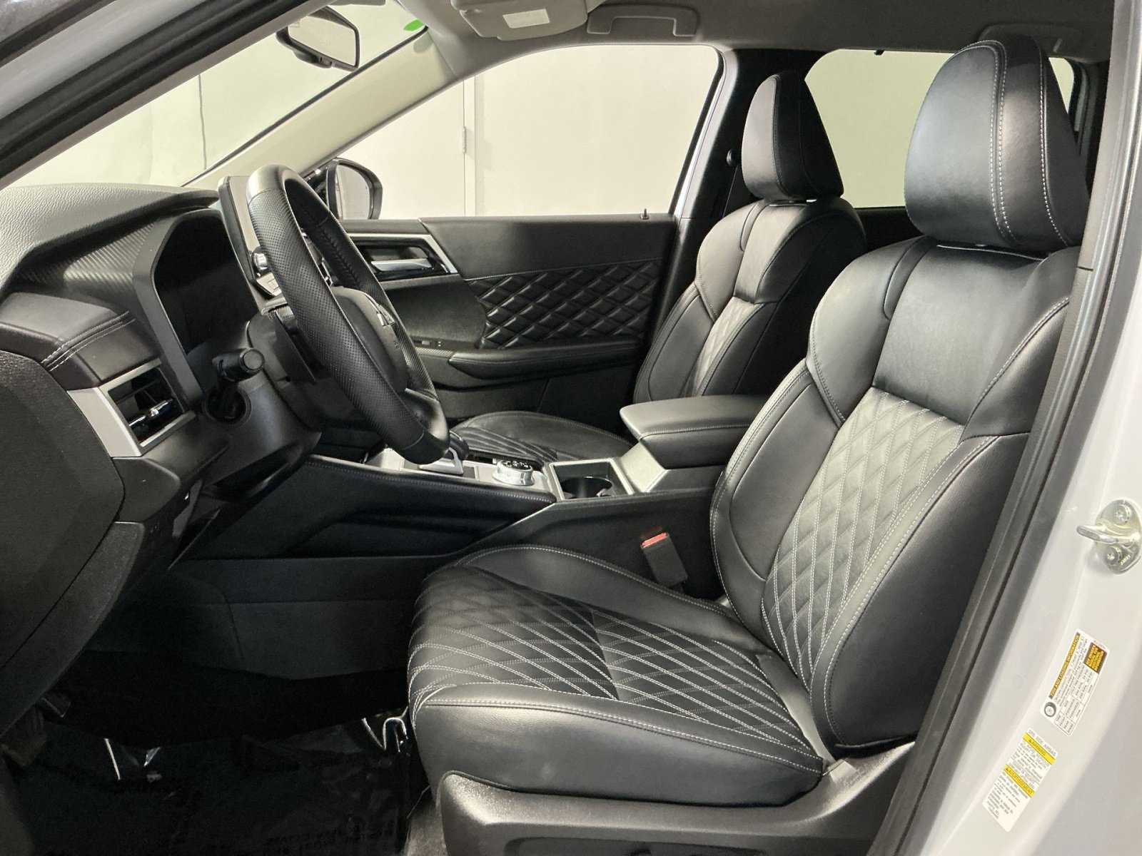 Used 2024 Mitsubishi Outlander SEL AWD/4WD image 14