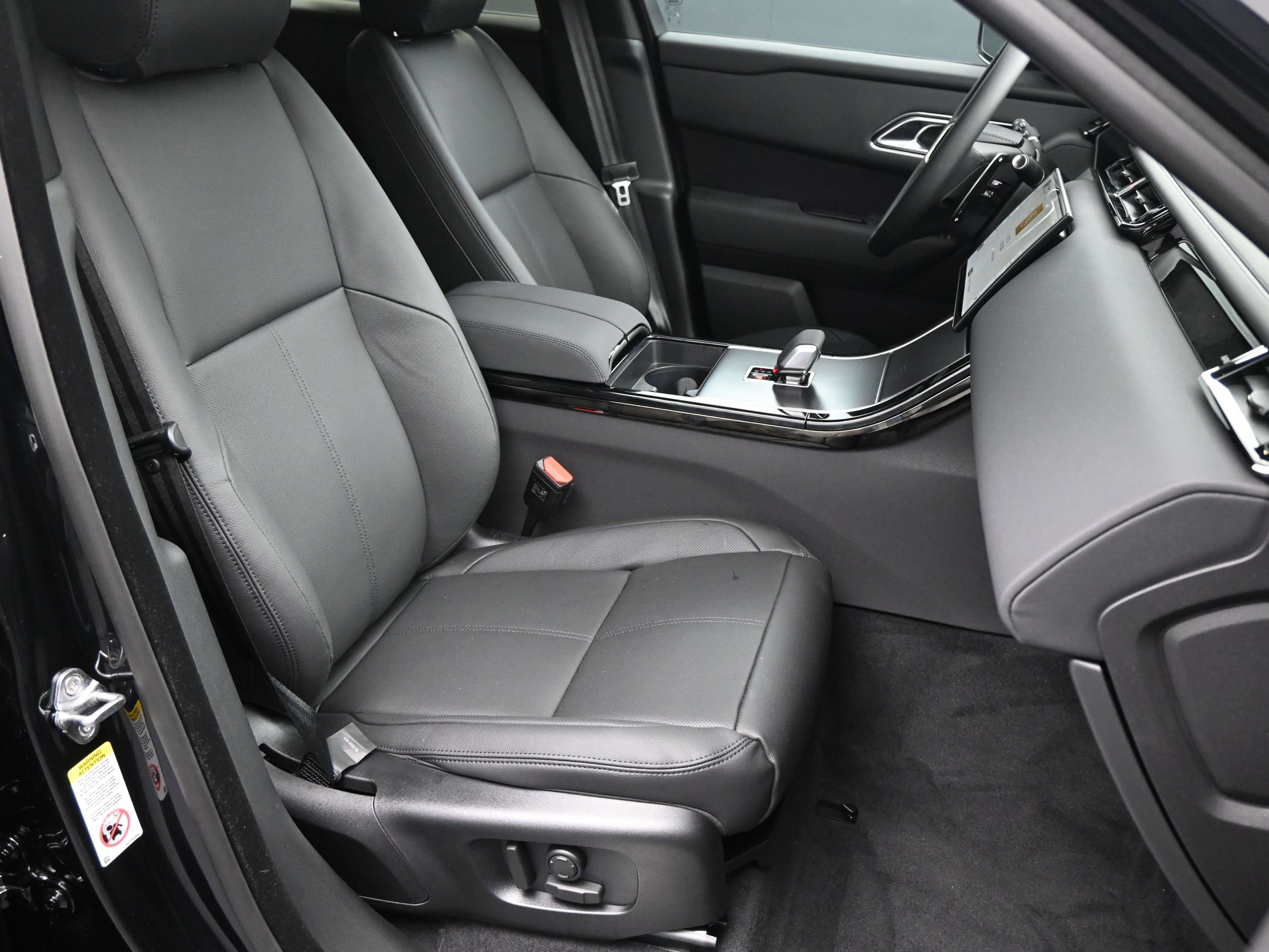 New 2026 Land Rover Range Rover Velar Dynamic SE image 10