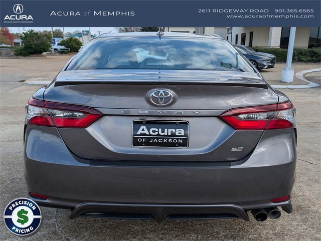 Used 2022 Toyota Camry SE w/ Cold Weather Package image 5