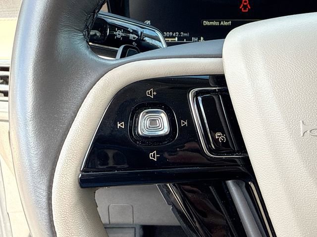 Used 2022 Lincoln Corsair Reserve w/ Equipment Group 201A FWD image 39